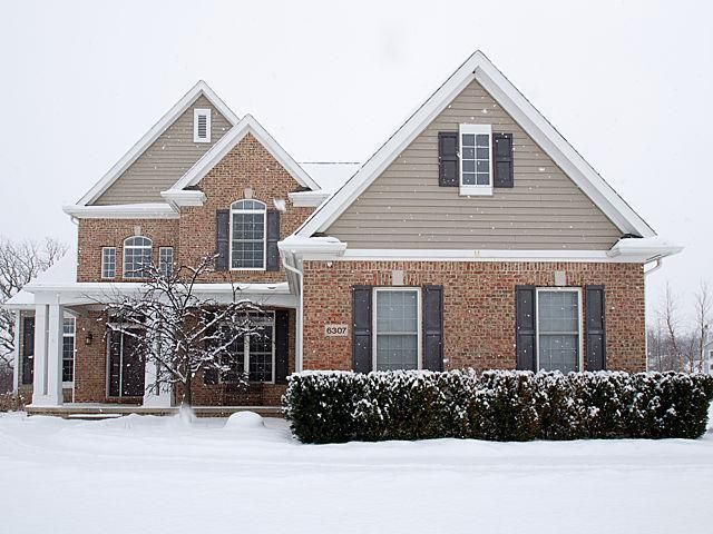 Beautiful Centennial Park Home with Plenty of Privacy
